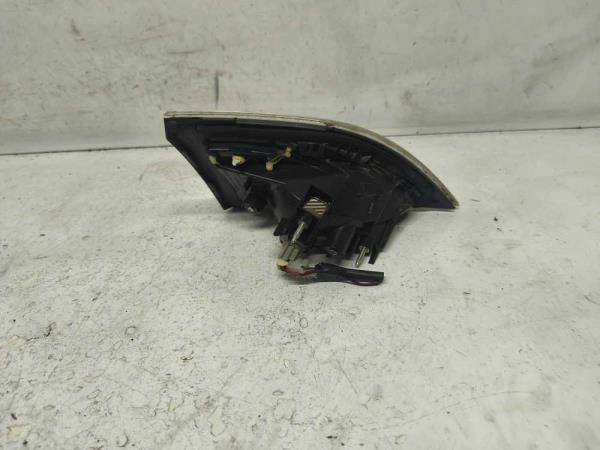 FEU ARRIERE DROIT MAZDA BREAK - Vue 2